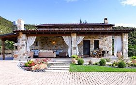 Pinelia Home